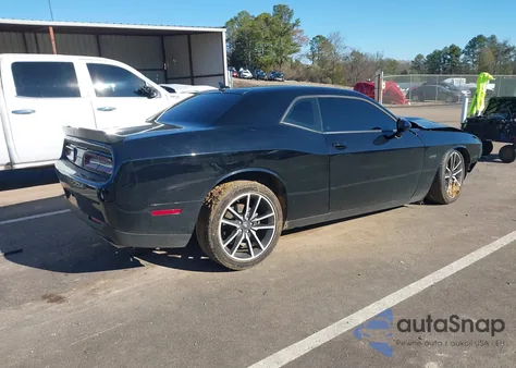 2023 Dodge Challenger R/T z USA, uszkodzony, nr VIN 2C3CDZBT3PH642073